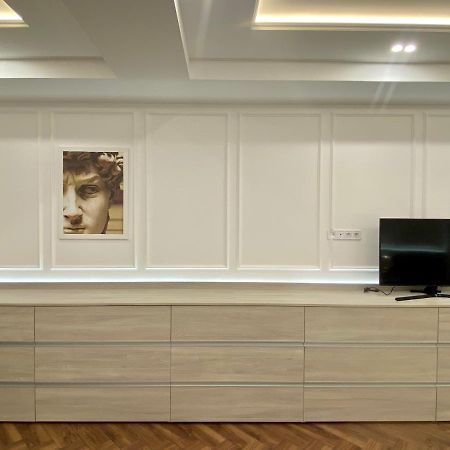 דנייפרופטרובסק Modern Classic 2 Bedroom Apartment Near Most City מראה חיצוני תמונה