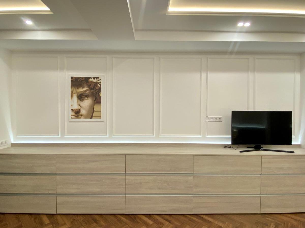 דנייפרופטרובסק Modern Classic 2 Bedroom Apartment Near Most City מראה חיצוני תמונה