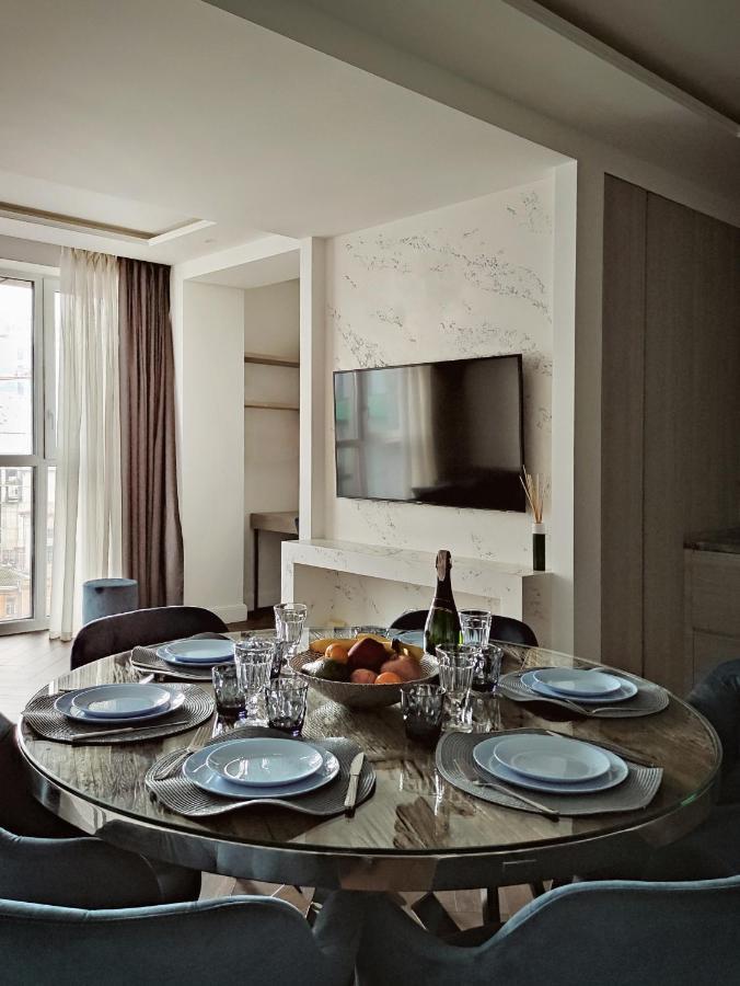 דנייפרופטרובסק Modern Classic 2 Bedroom Apartment Near Most City מראה חיצוני תמונה